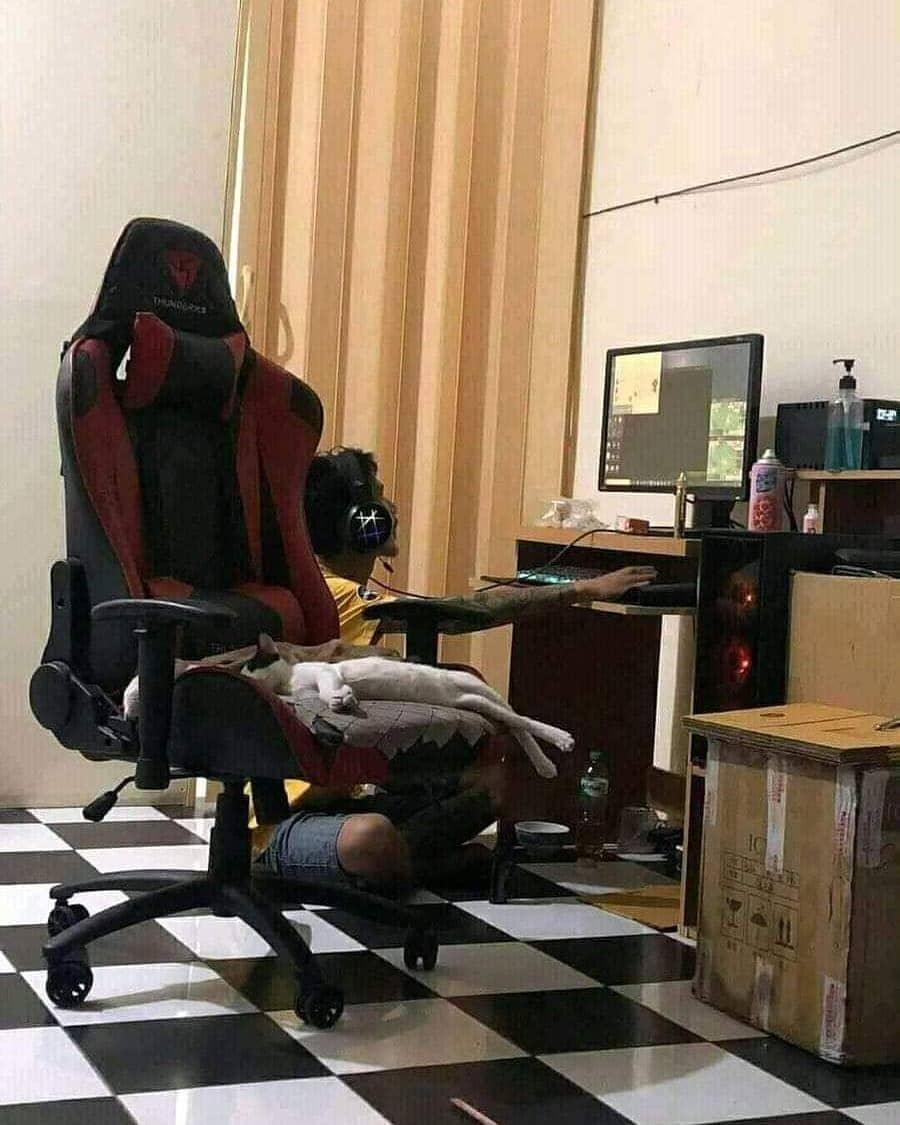 momen di tempat umum kocak (instagram.com/penahanrasaberakgram)