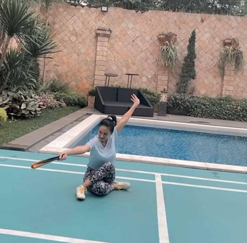 Krisdayanti olahraga. (instagram.com/krisdayantilemos)