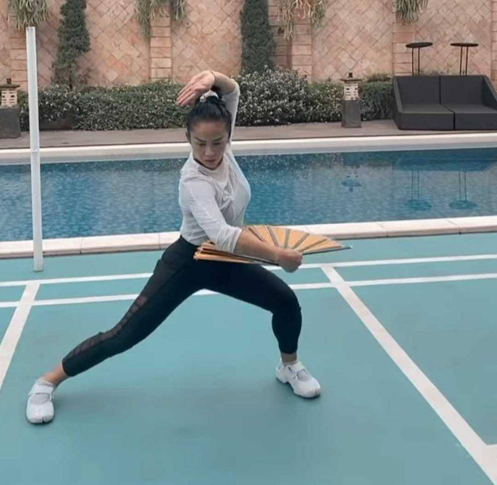 Krisdayanti olahraga. (instagram.com/krisdayantilemos)