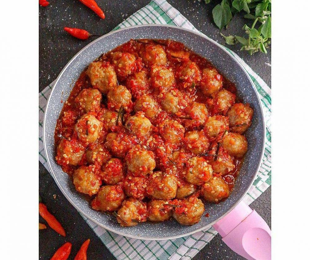 Resep Pentol Ayam Sambal Tomat, Pedasnya Nikmat dan Segar!