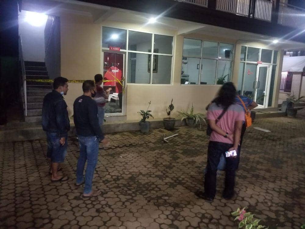 Mabuk Arak, Pria di Tuban Mengamuk Rusak Balai Desa
