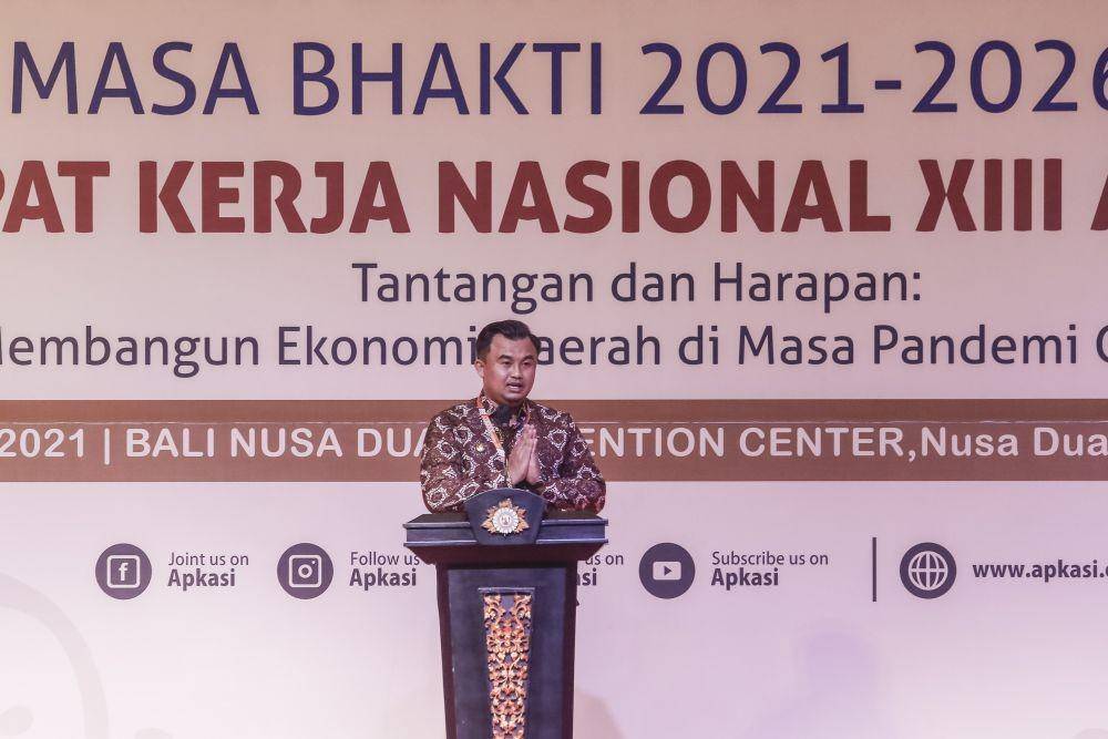 Ketua Umum Asosiasi Pemerintah Kabupaten Seluruh Indonesia (APKASl), Sutan Riska Tuanku Kerajaan, di Nusa Dua, Kabupaten Badung, Sabtu (19/6/2021). (DokIDNTimes/Johannes P. Christo)