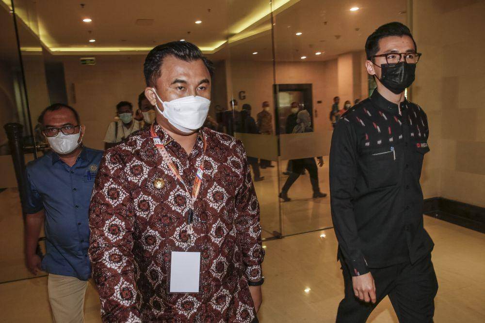 Bupati Dharmasraya, Sutan Riska Tuanku Kerajaan bersama COO dan pendiri IDN Media, William Putra Utomo, saat pertemuan APKASI di Nusa Dua, Kabupaten Badung, Sabtu (19/6/2021). (Dok.IDNTimes/Johannes P. Christo)