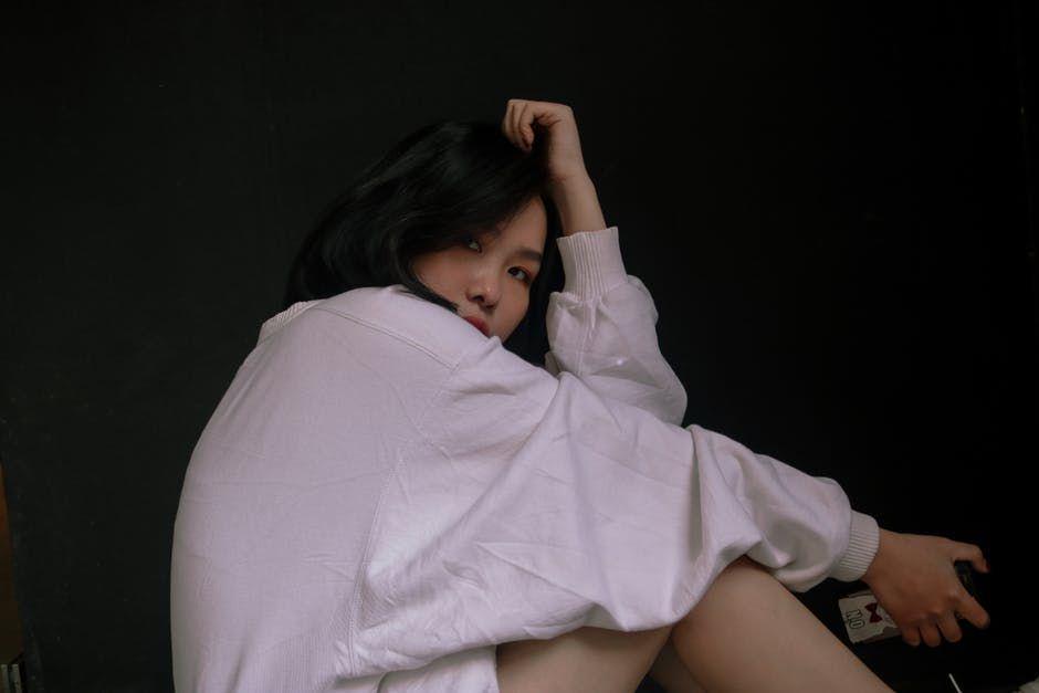 5 Tanda Kamu Sudah Terlalu Matre, Jiwa Sosialnya Kurang!