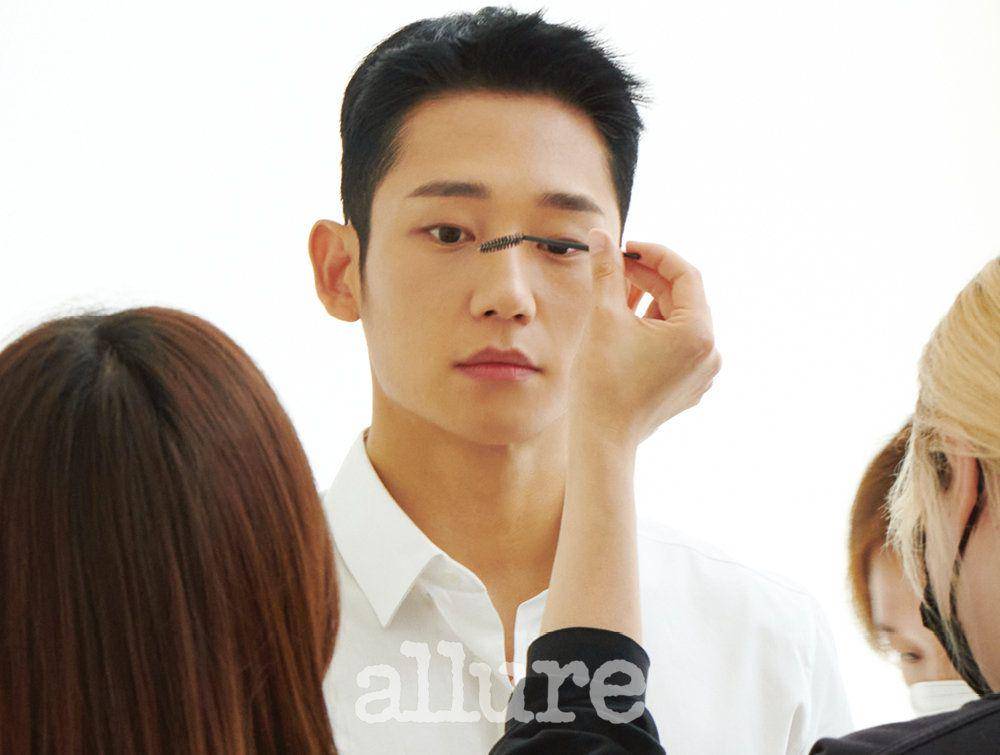 Jung Hae In (allurekorea.com)