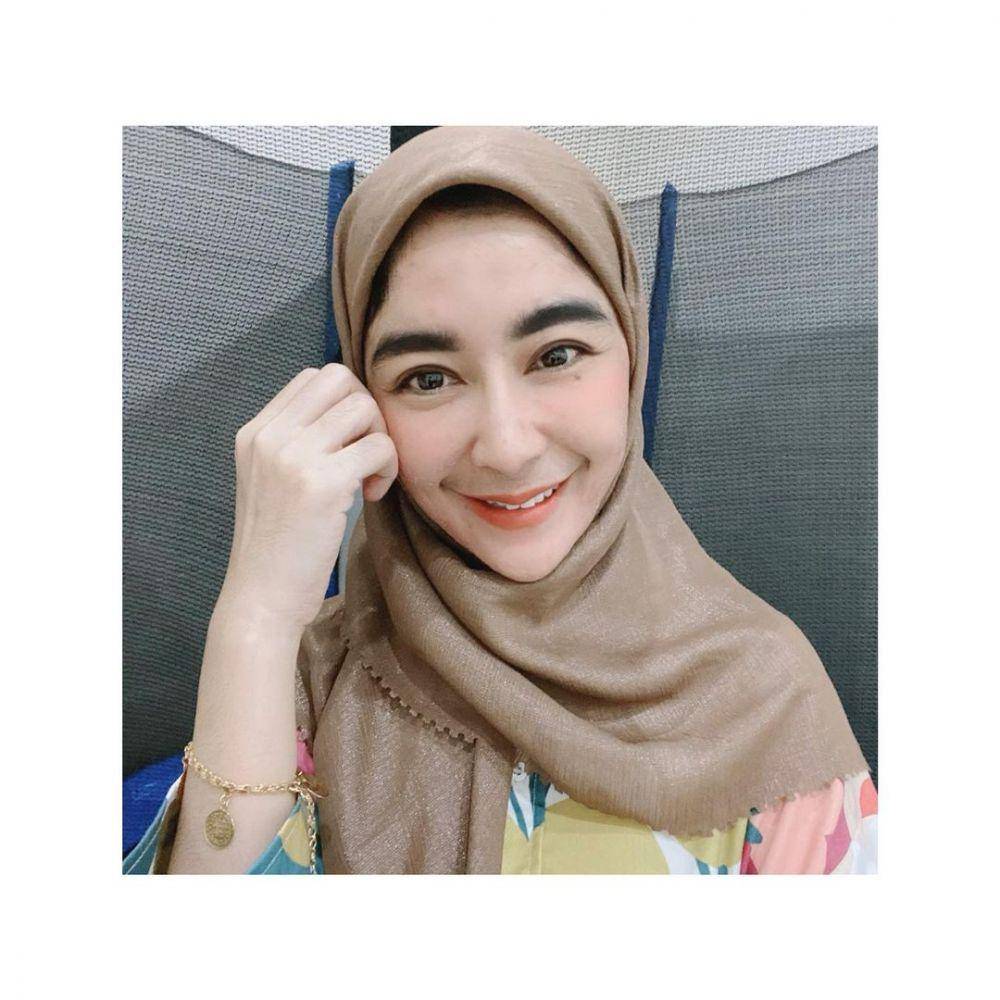 potret Uut Permatasari saat berhijab (instagram.com/uutpermatasari)
