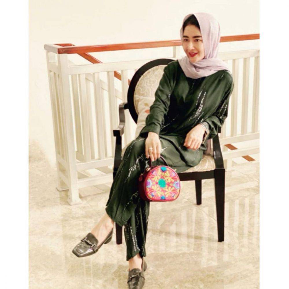 potret Uut Permatasari saat berhijab (instagram.com/uutpermatasari)
