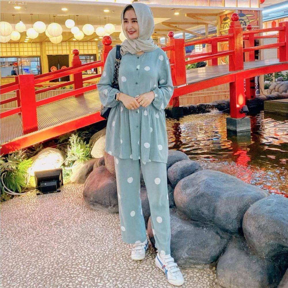 potret Uut Permatasari saat berhijab (instagram.com/uutpermatasari)