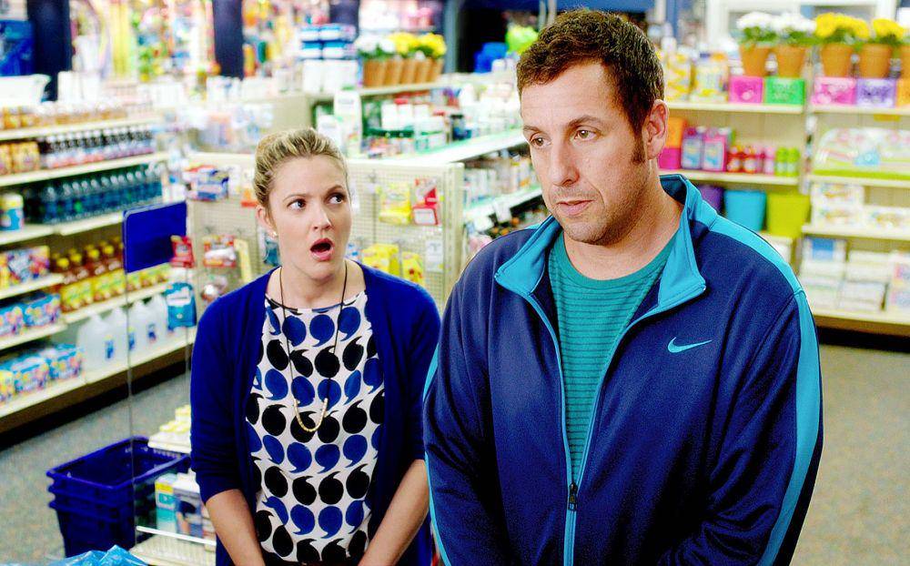 Adam Sandler dan Drew Barrymore (usmagazine.com)