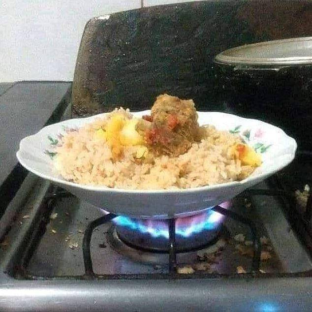 momen kocak gak tahan lapar (twitter.com/corridosybandas)