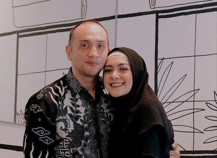 10 Potret Awet Muda Richa Novisha, Istri Gary Iskak yang Memesona