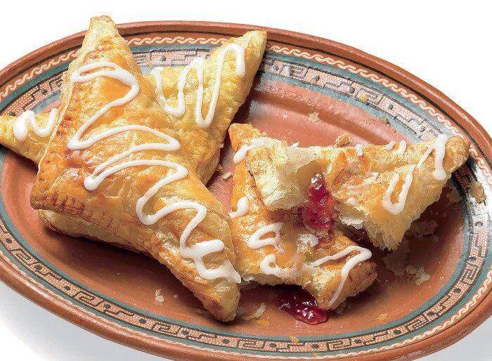 Ilustrasi guava turnover (rachaelraymag.com)