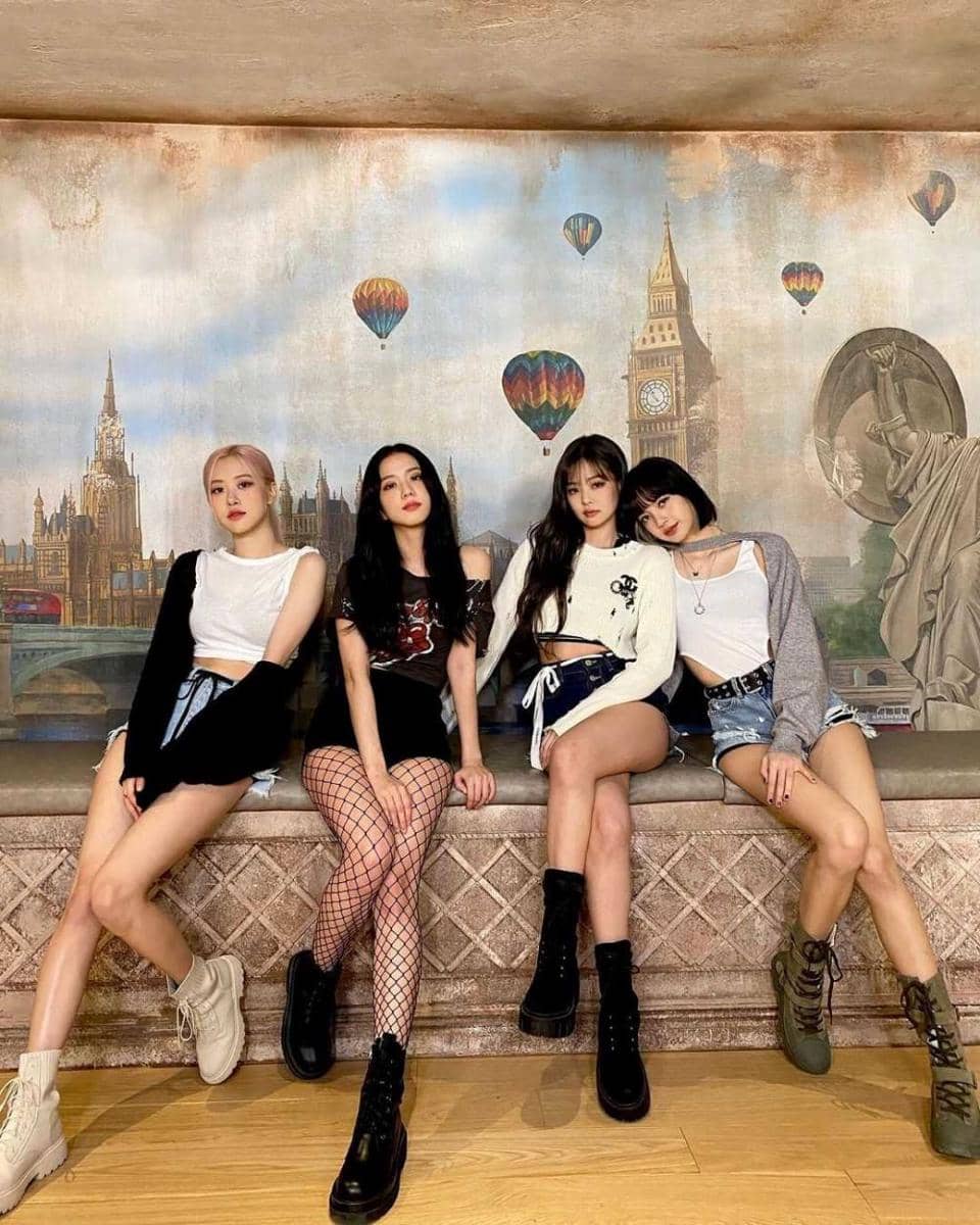 BLACKPINK (instagram.com/blackpinkofficial)