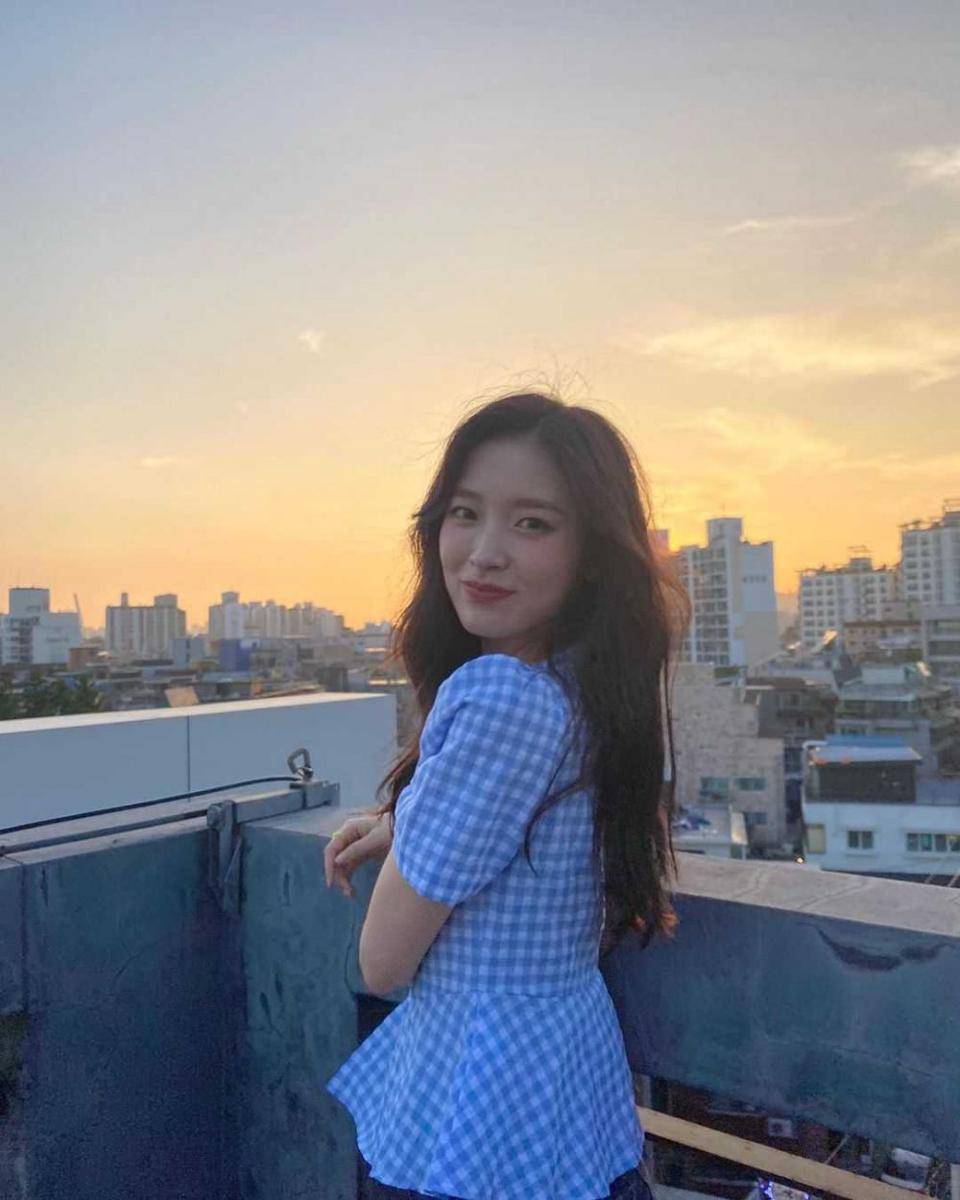 Arin OH MY GIRL (instagram.com/ye._.vely618)
