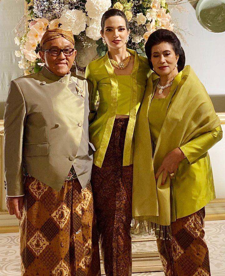 Nia Ramadhani dan mertua (instagram.com/ramadhaniabakrie)