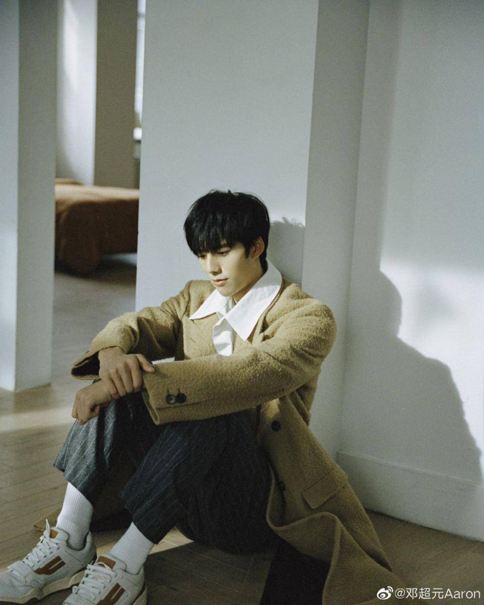 Aaron Deng (weibo.com/p/1004065842207951)