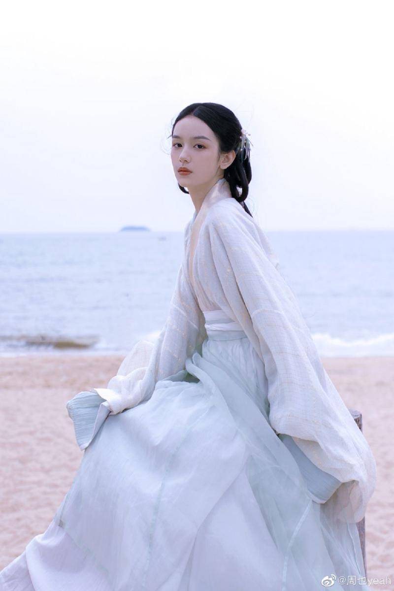 Zhou Ye (weibo.com/p/1005056741964788)