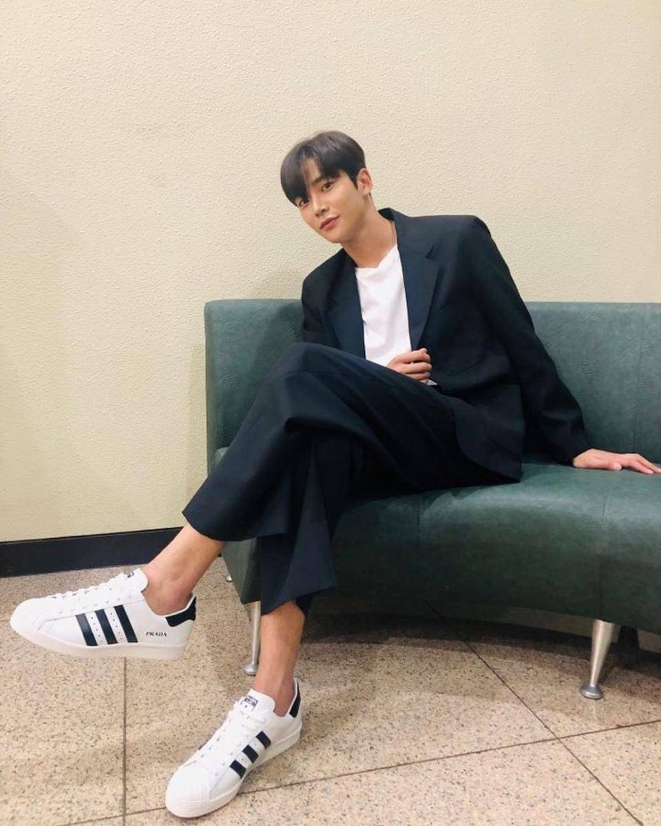 Rowoon SF9 (instagram.com/ewsbdi/)