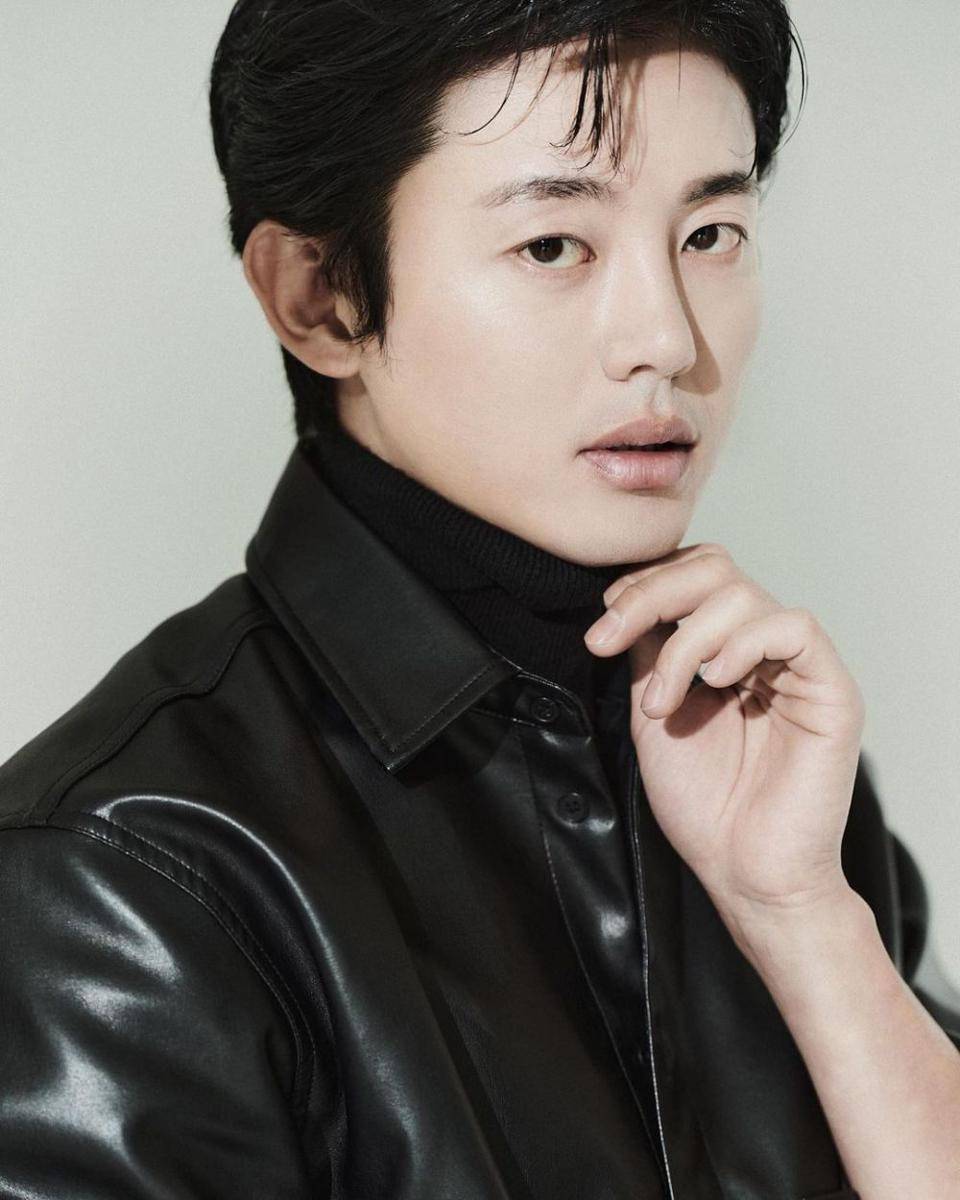 Lee Ji Hoon (instagram.com/88leejihoon)