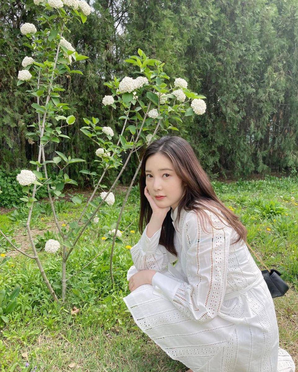 Chaekyung APRIL (instagram.com/yunvely_0824)