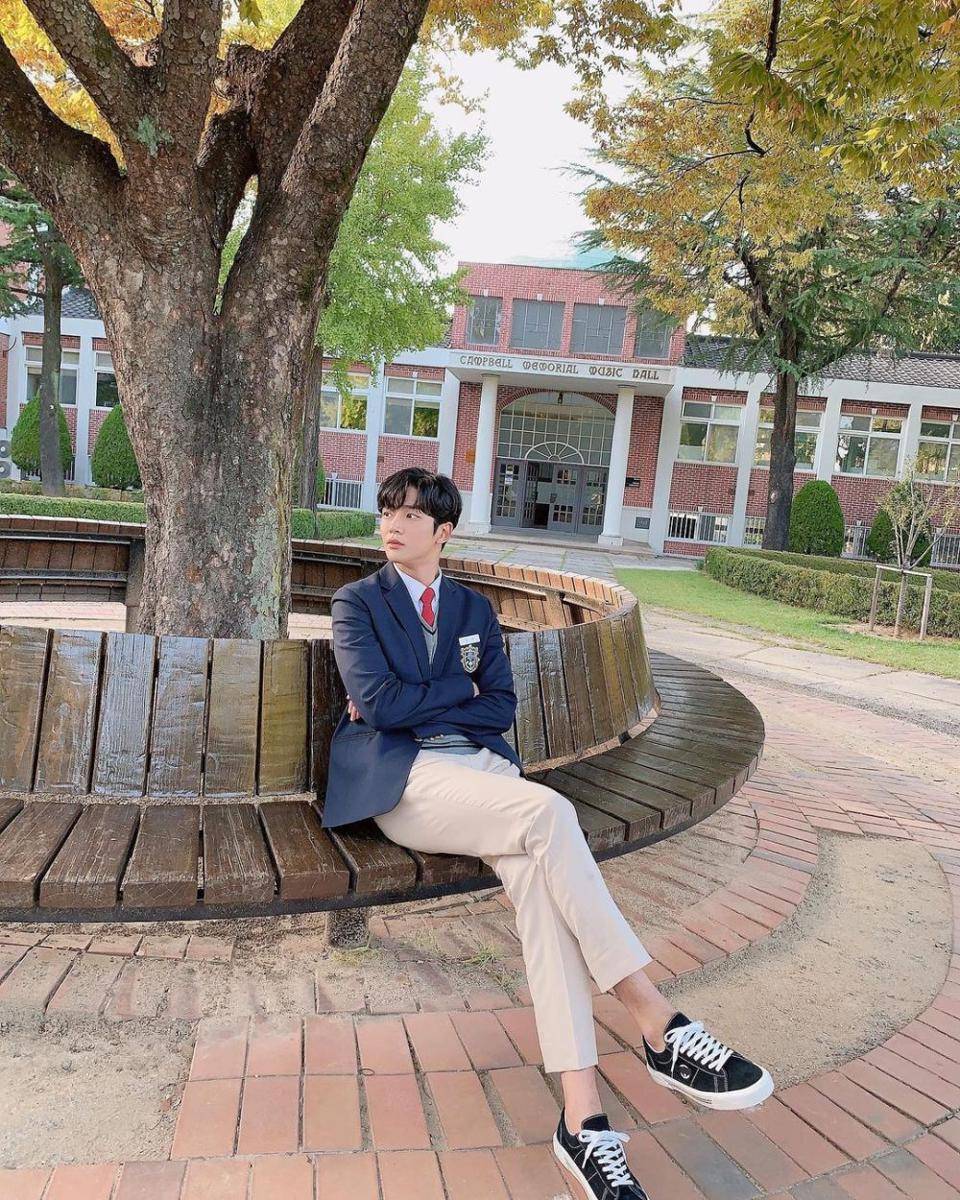 Rowoon SF9 (instagram.com/ewsbdi/)
