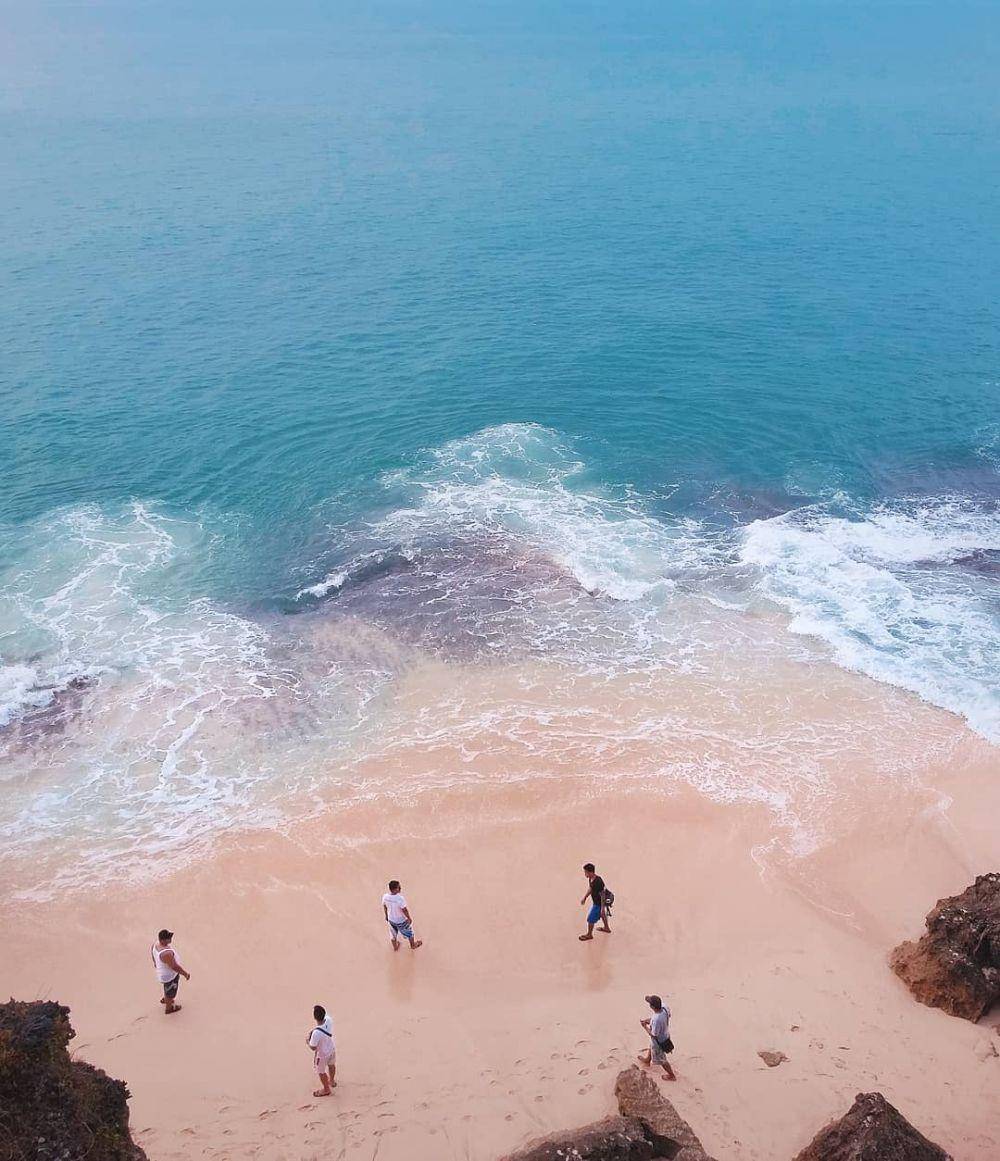 Pantai Jimbaran, Bali (instagram.com/whemario)