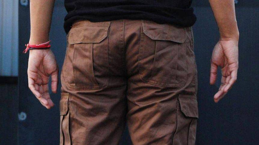 Ilustarsi pria yang memakai cargo pants (Instagram.com/my.culture)