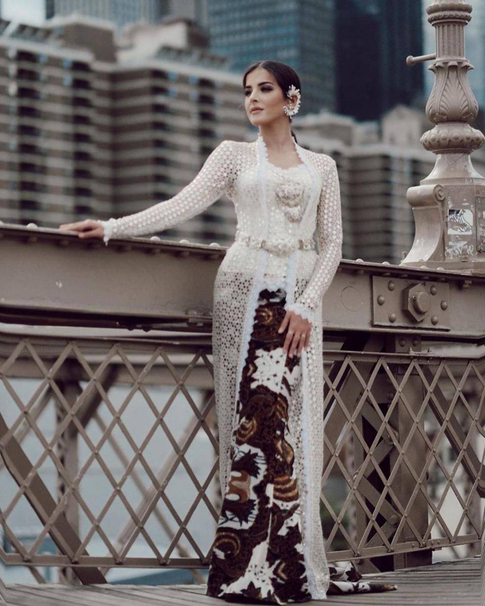 Kebaya Keluarga Tasya Farasya (instagram.com/tasyafarasya)