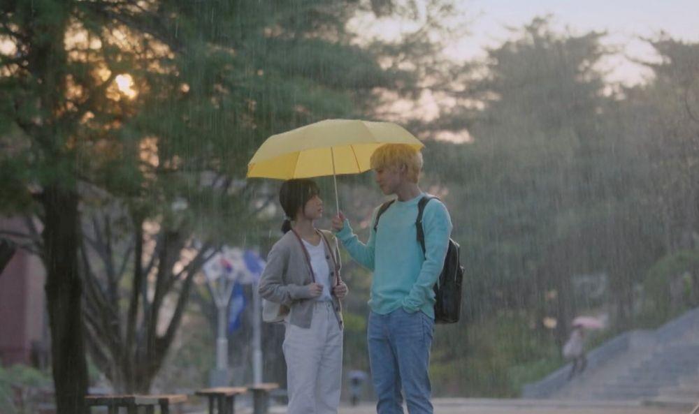 10 Drama Korea dengan Adegan 'Payung Kuning,' Terbaru Ada Park Jihoon!