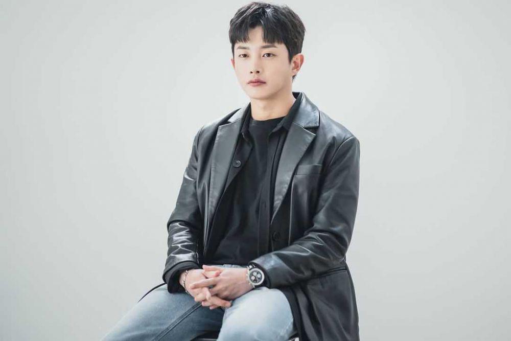 10 Potret Kim Min Seok, Comeback Jadi Montir di Drama Baru KakaoTV