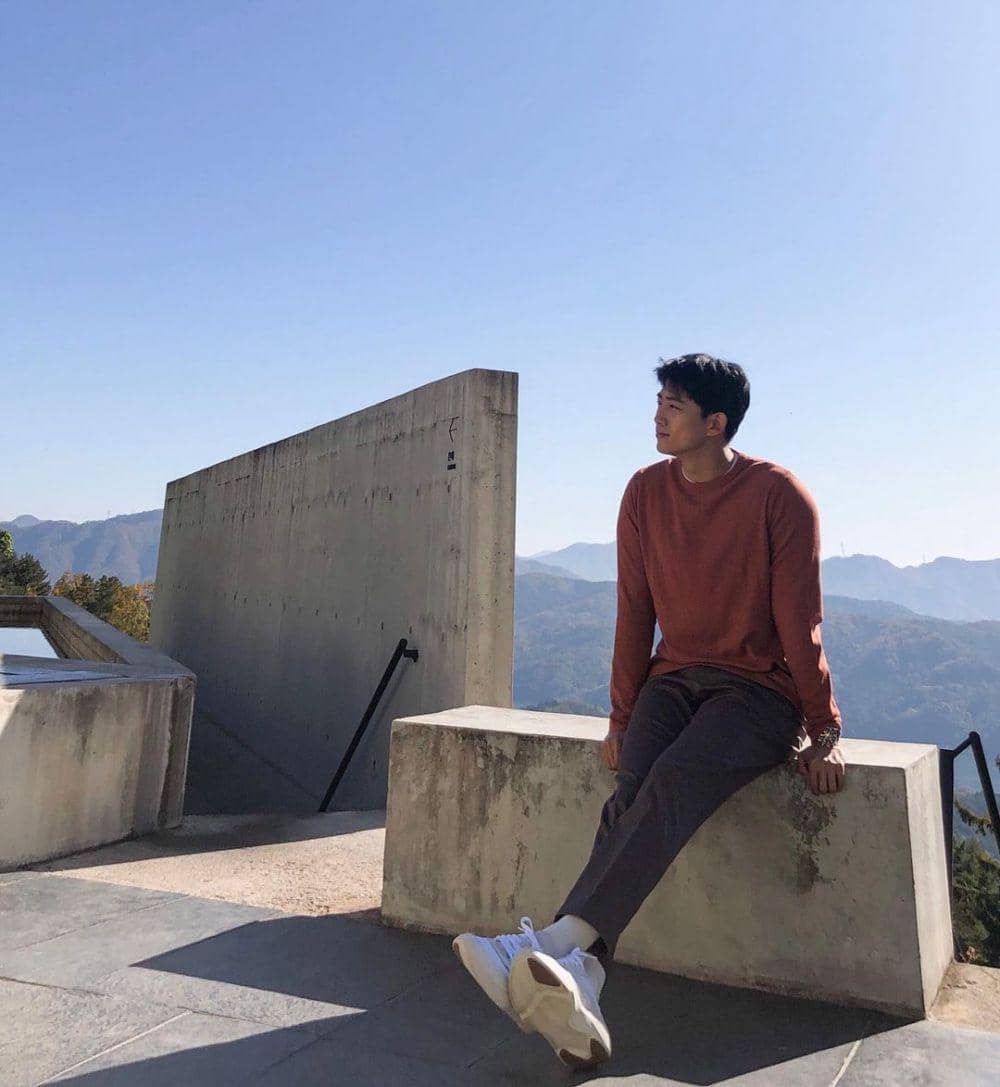 Ootd sneakers Ok Taecyeon (instagram.com/eyecon_taec)