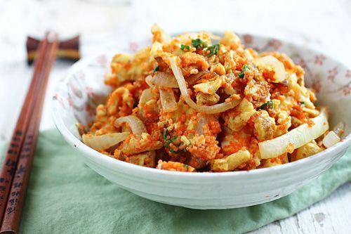 Tobiko omelet (rasamalaysia.com)