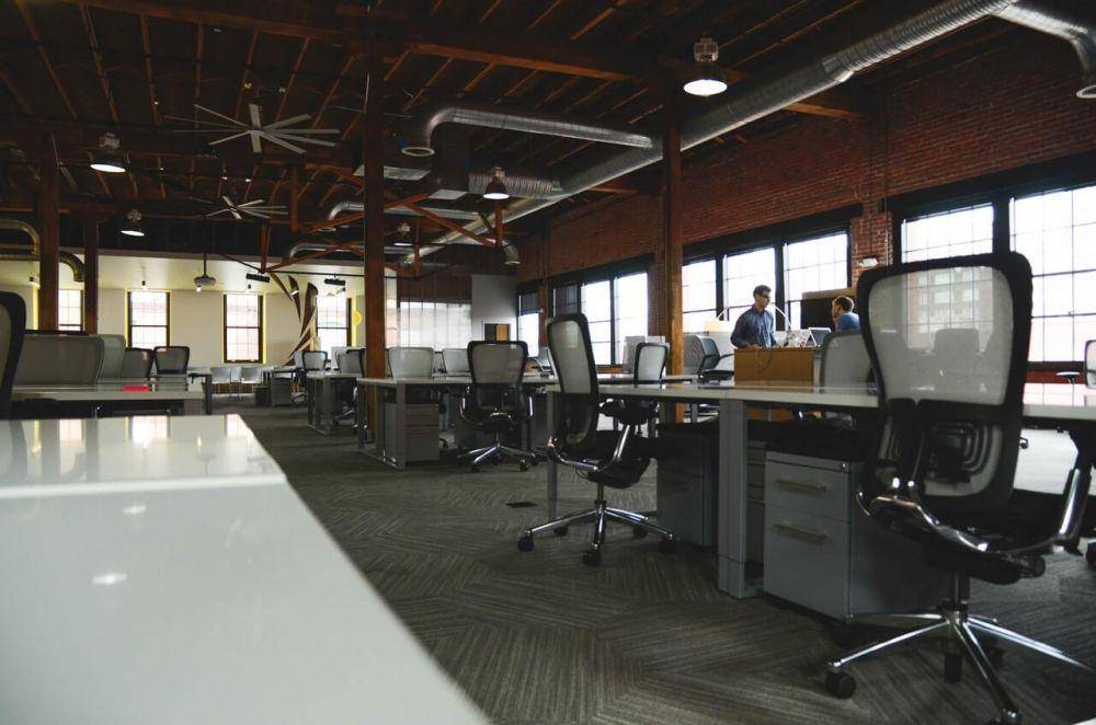 ilustrasi suasana kantor (pexels.com/Startup Stock Photos)