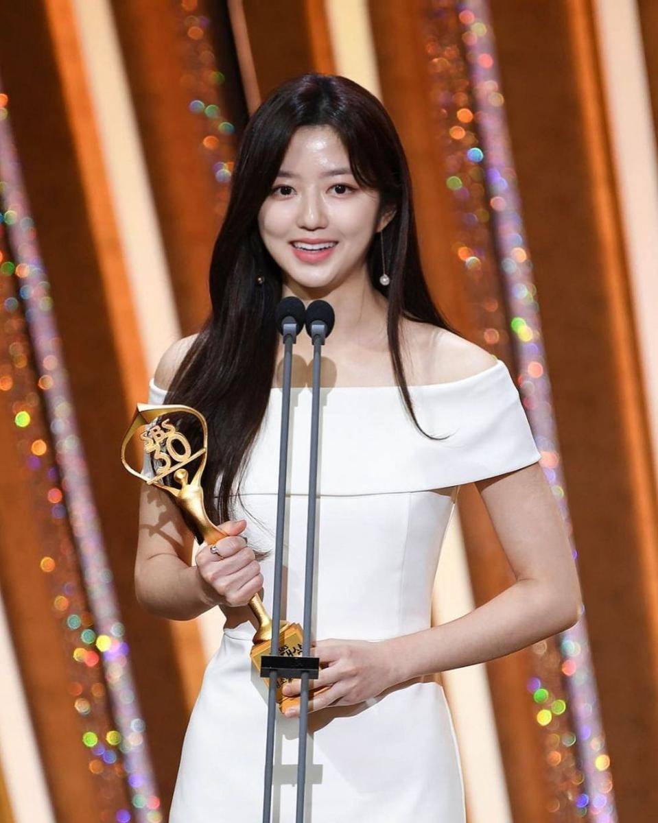 Kim Hyun Soo (instagram.com/hyeon0_0soo)