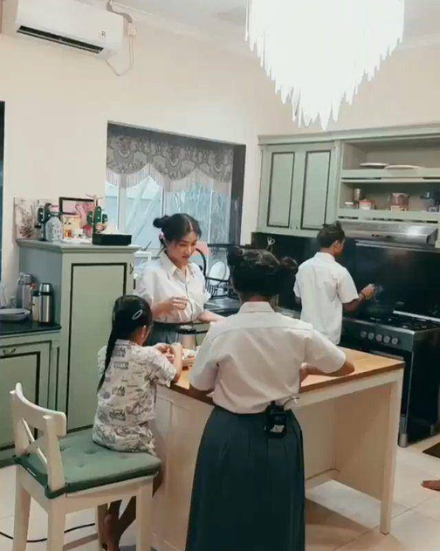 Sarwendah (instagram.com/sarwendah29)