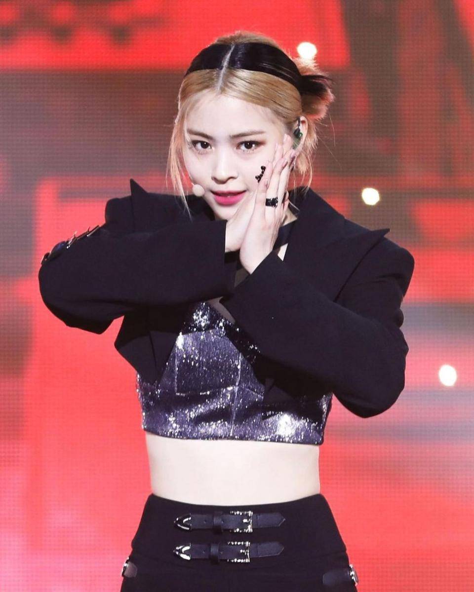 Ryujin ITZY (instagram.com/itzy__ryujin)