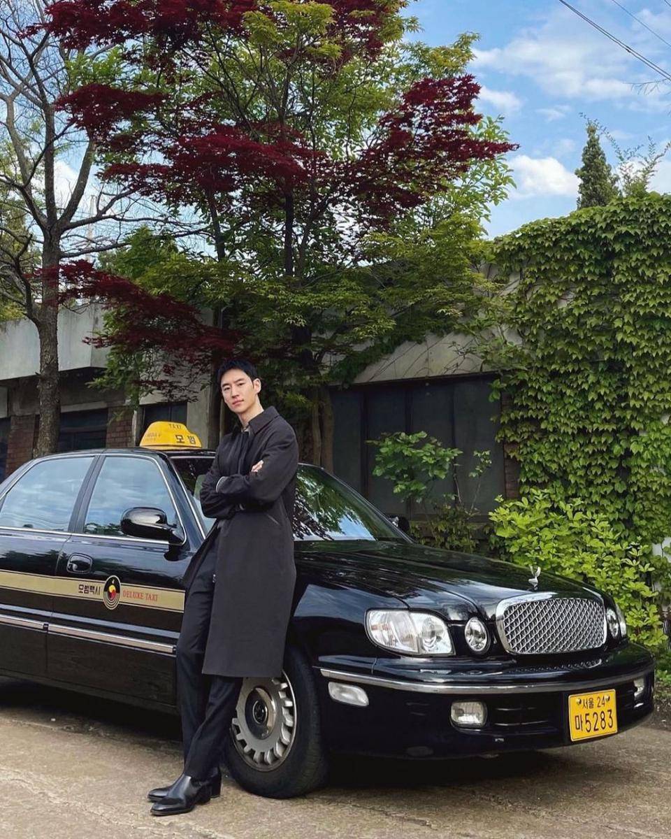 Lee Je Hoon (instagram.com/leejehoon_official)