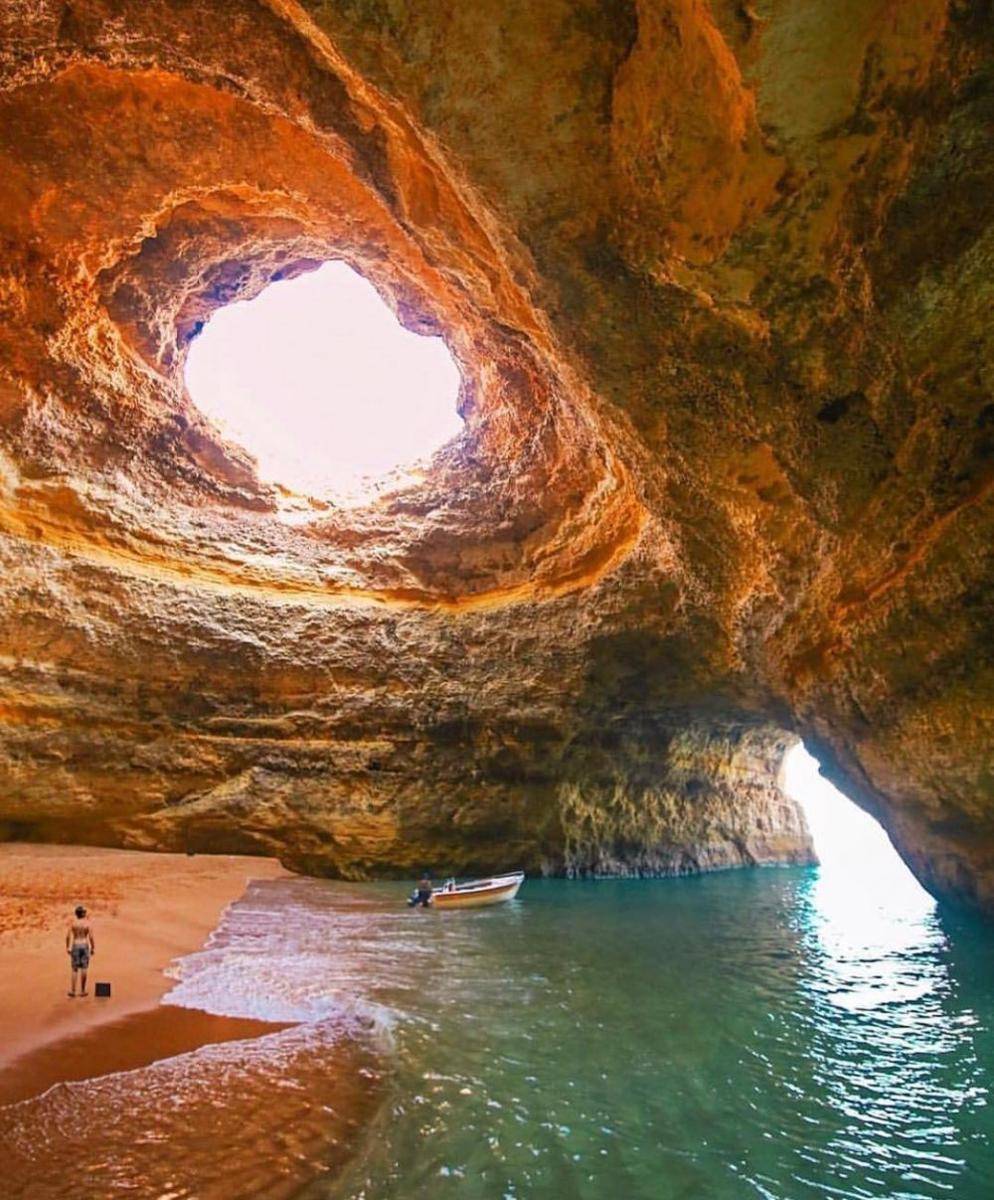Benagil Sea Caves, Portugal (instagram.com/howfarfromhome)