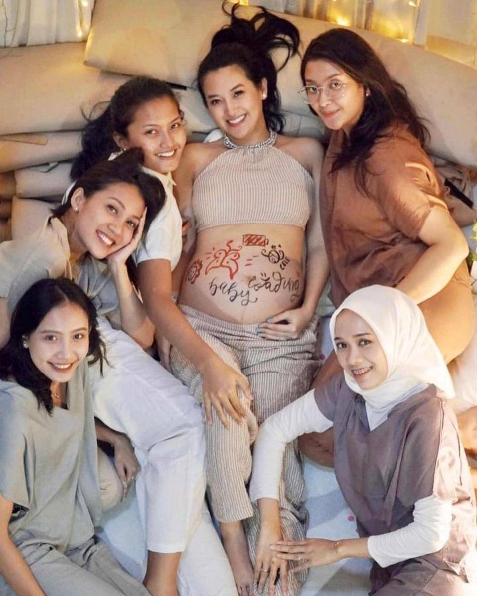 Baby shower Sylvia Fully (Instagram.com/sylvia_fully88/)