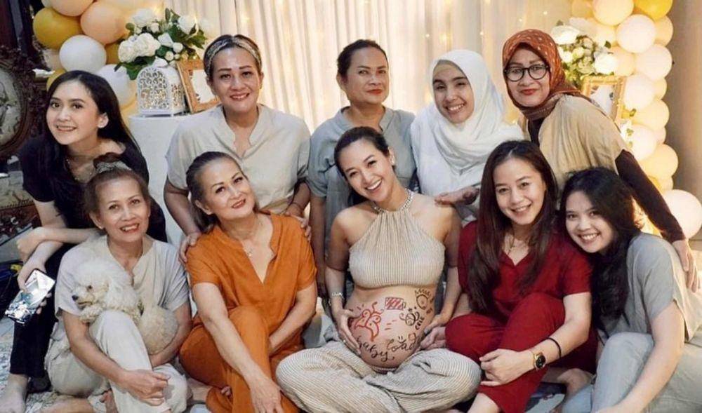 Baby shower Sylvia Fully (Instagram.com/sylvia_fully88/)