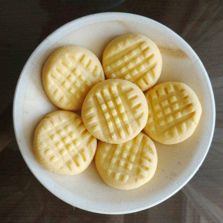 Ilustrasi mango custard cookies (floursandfrostings.com)