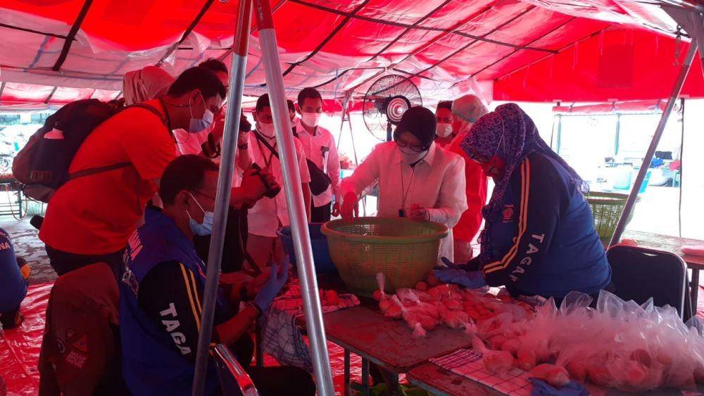 Kemensos bagi-bagi telur sehat/dok kemensos
