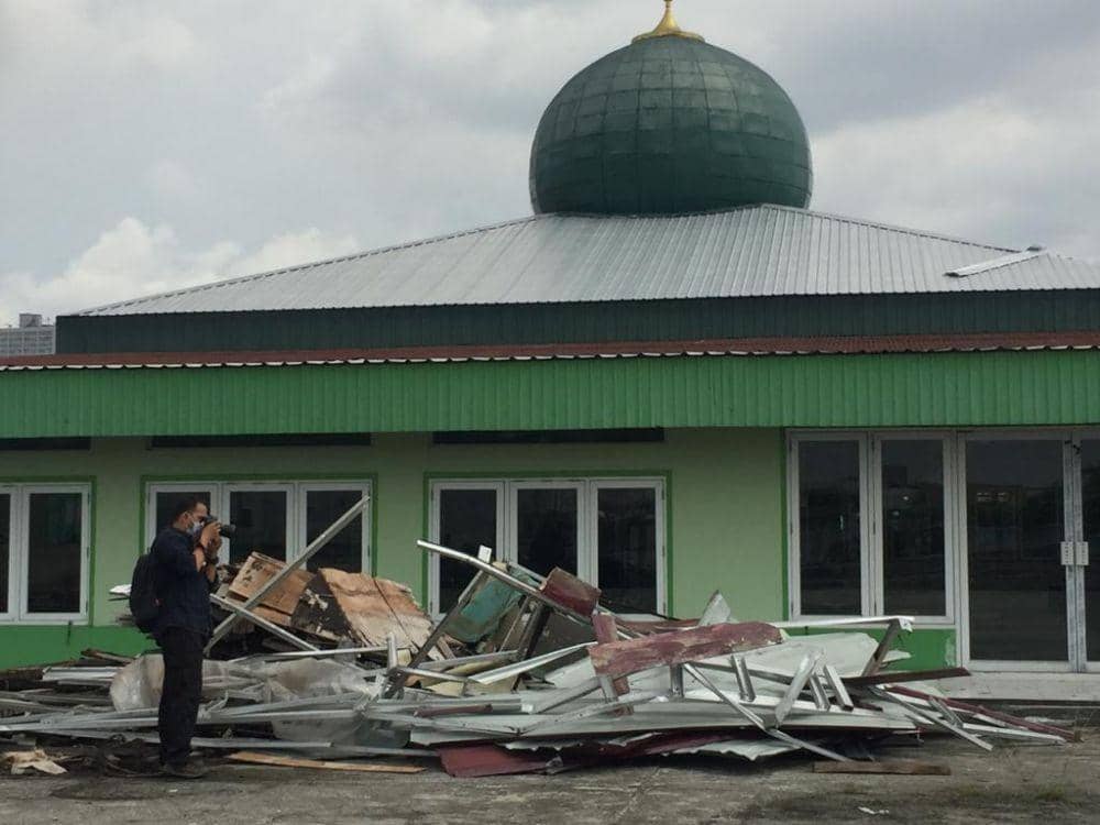 Suasana pasar terkena angin kencang di Pasar Sambu Medan (IDN Times/ Indah Permata Sari)
