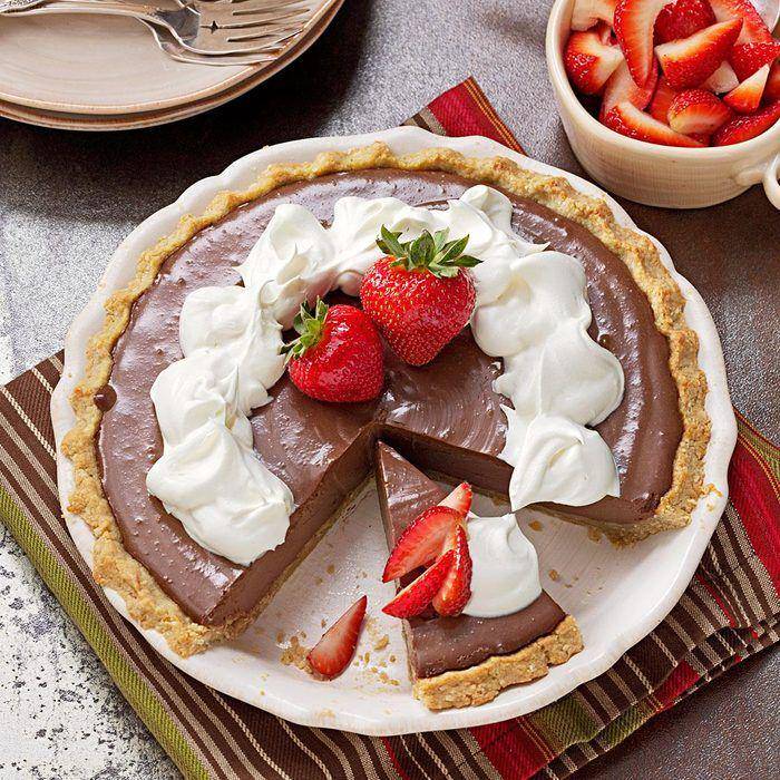 Ilustrasi chocolate tofu pie (tasteofhome.com)
