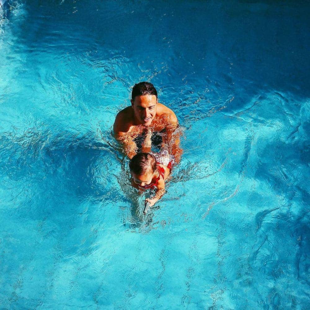 Hamish Daud dan buah hati (instagram.com/hamishdw)