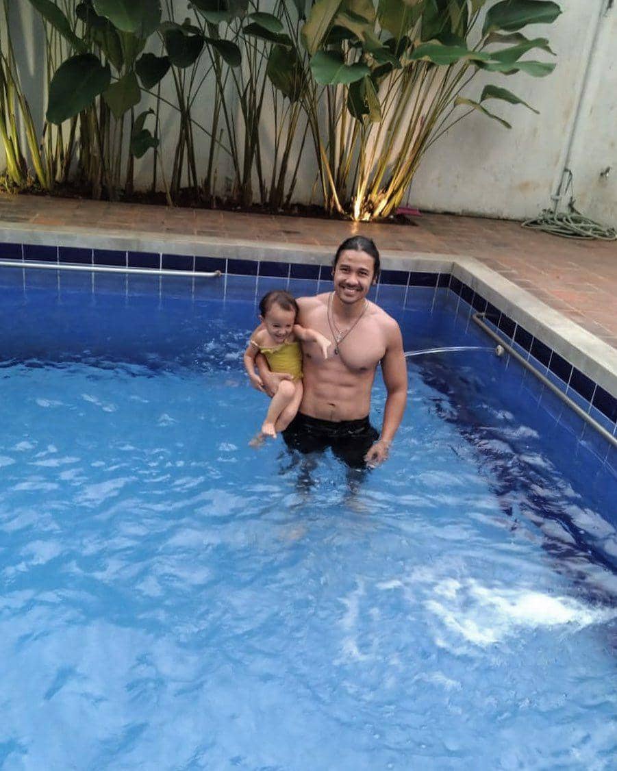 Chicco Jerikho dan buah hati (instagram.com/chicco.jerikho)