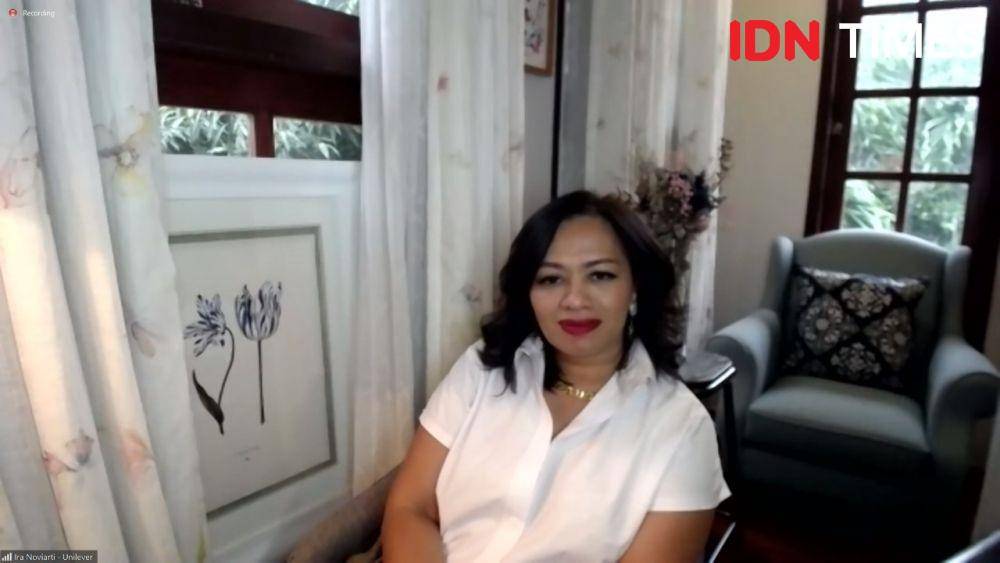CEO Unilever, Ira Noviarti dalam #NgobrolSeru "Perempuan Memimpin Saat Pandemik COVID-19" pada Rabu (23/6/2021). (IDN Times/Athif Aiman)