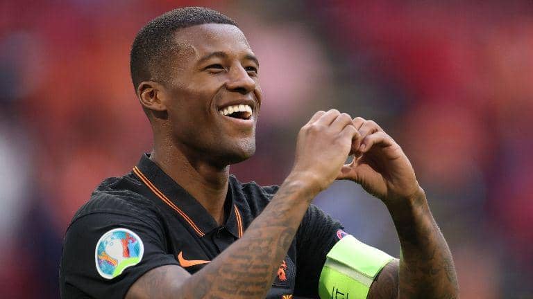 Georginio Wijnaldum mencetak brace ke gawang Makedonia Utara (goal.com)