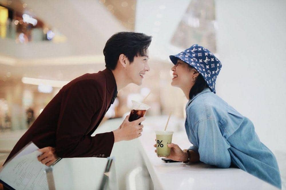 10 Potret Mesra Push Puttichai dan Jooy Warattaya, Bak Masih Pacaran!