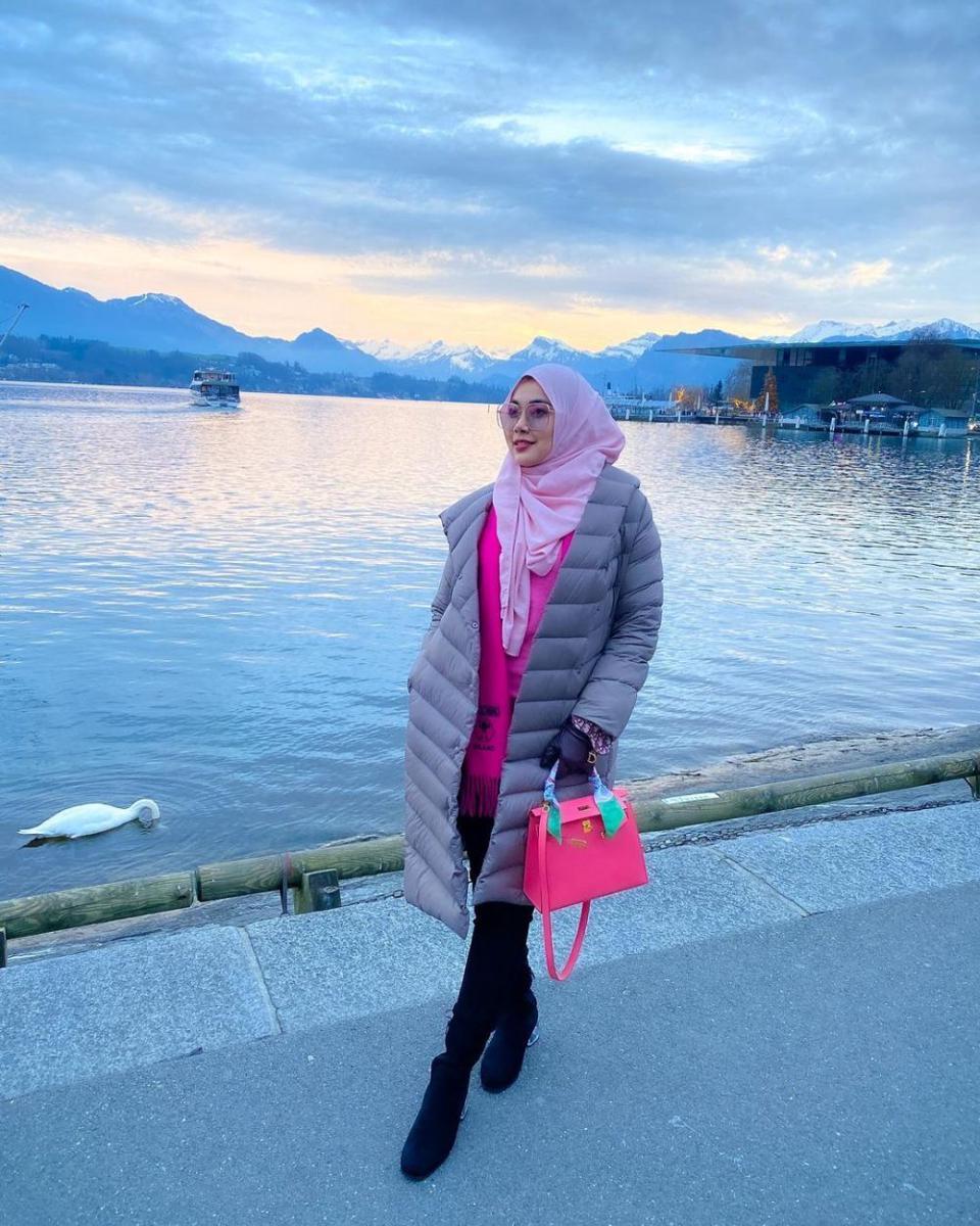Kini Berhijab, 10 Potret Nadia Stefanie Pemeran Saras 008